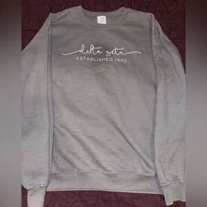 Gildan Gray Crewneck Sweater With Delta Zeta In Script Font